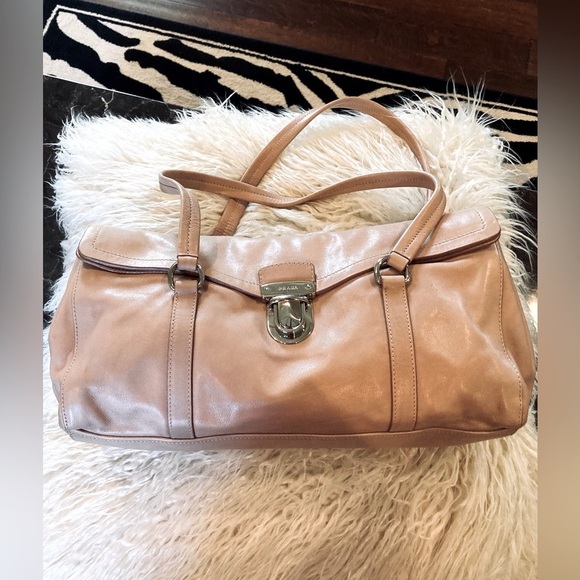 Prada Vitelli Easy Shoulder Bag - Picture 2 of 15